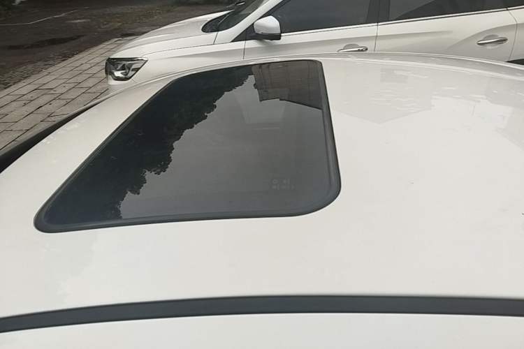 Used Hyundai Elantra (5th Generation / Langdong) 2016 1.6L Automatic Prestige Model Roof