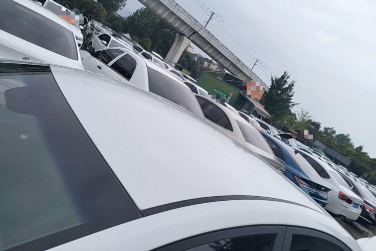 Used Hyundai Elantra (5th Generation / Langdong) 2016 1.6L Automatic Smart Version Roof
