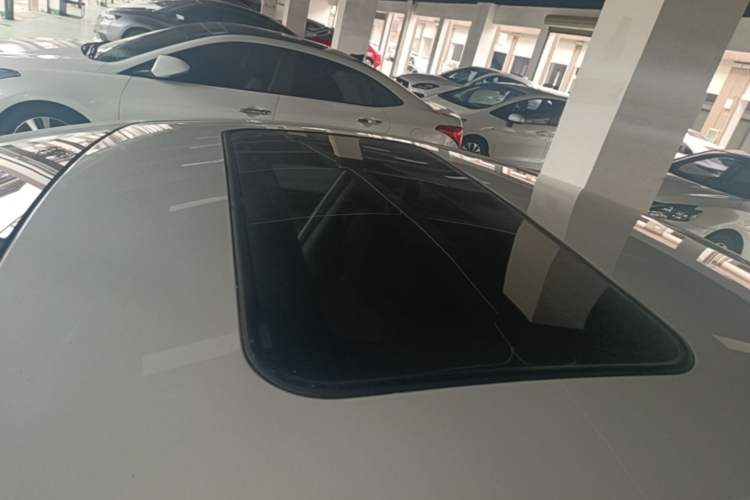 Used Hyundai Elantra (5th Generation / Langdong) 2016 1.6L Automatic Prestige Model Roof
