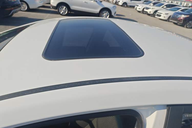 Used Hyundai Elantra (5th Generation / Langdong) 2016 1.6L Automatic Prestige Model Roof
