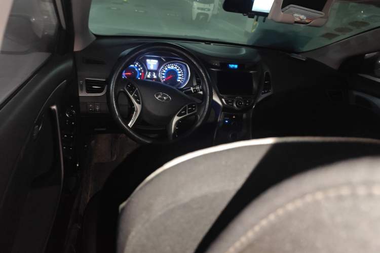 Used Hyundai Elantra (5th Generation / Langdong) 2016 1.6L Manual Luxury Model Steering Wheel
