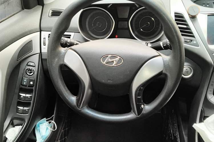 Used Hyundai Elantra (5th Generation / Langdong) 2016 1.6L Manual Luxury Model Steering Wheel