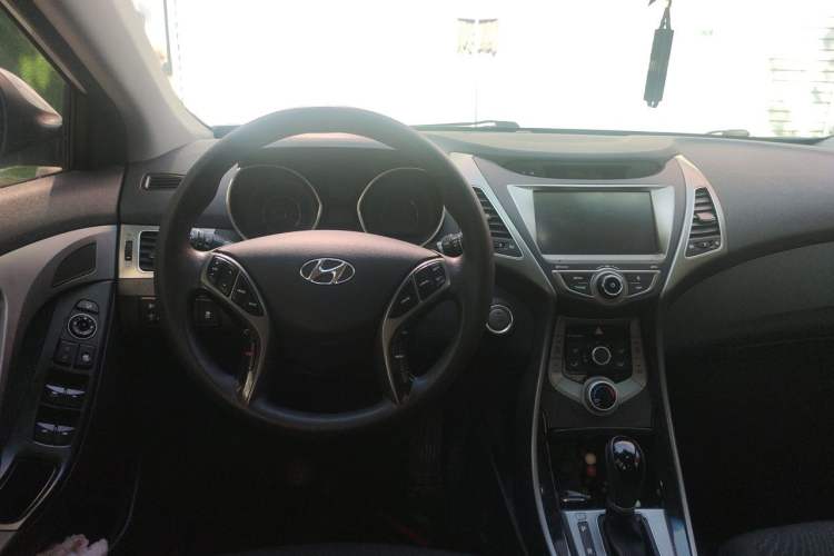 Used Hyundai Elantra (5th Generation / Langdong) 2016 1.6L Automatic Prestige Model Steering Wheel