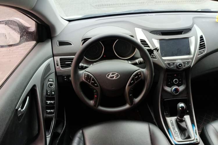 Used Hyundai Elantra (5th Generation / Langdong) 2016 1.6L Automatic Prestige Model Steering Wheel