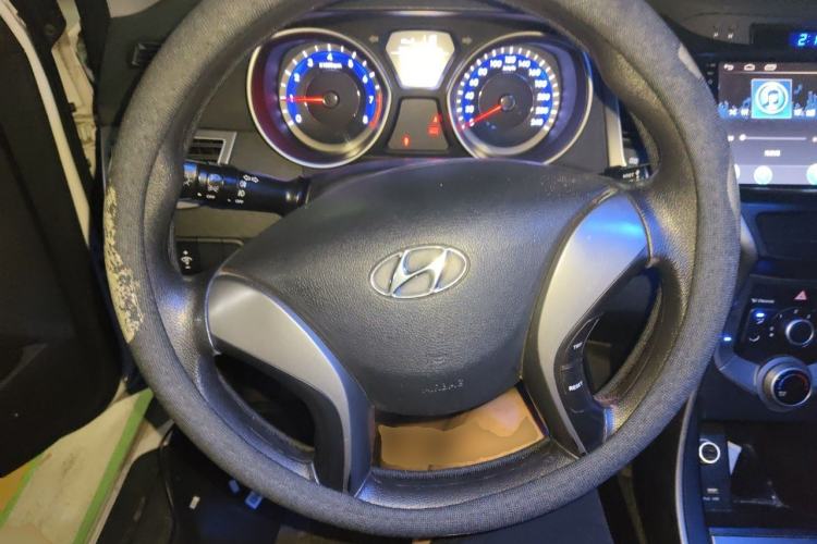 Used Hyundai Elantra (5th Generation / Langdong) 2016 1.6L Manual Fashion Edition Steering Wheel