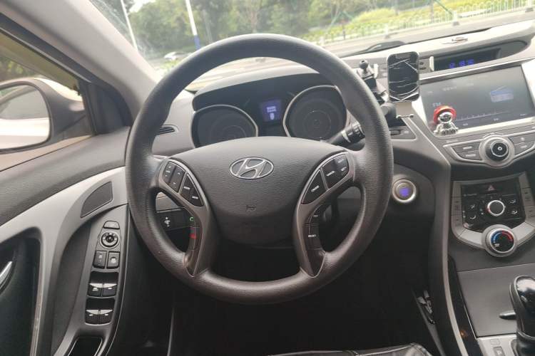 Used Hyundai Elantra (5th Generation / Langdong) 2016 1.6L Automatic Prestige Model Steering Wheel