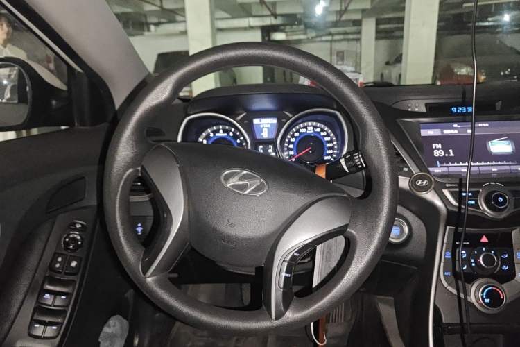 Used Hyundai Elantra (5th Generation / Langdong) 2016 1.6L Manual Luxury Model Steering Wheel