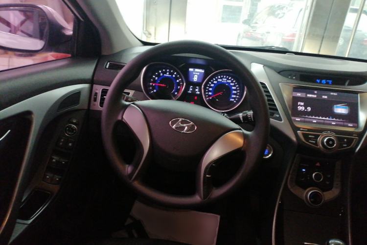Used Hyundai Elantra (5th Generation / Langdong) 2016 1.6L Manual Luxury Model Steering Wheel