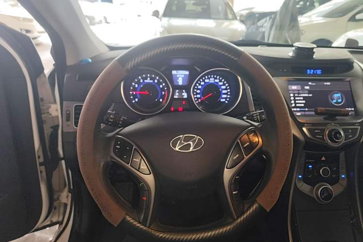 Used Hyundai Elantra (5th Generation / Langdong) 2016 1.6L Manual Luxury Model Steering Wheel