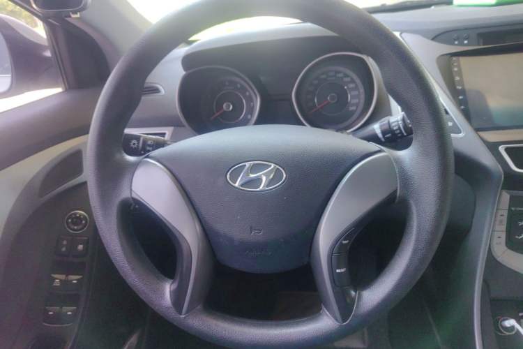 Used Hyundai Elantra (5th Generation / Langdong) 2016 1.6L Automatic Smart Version Steering Wheel