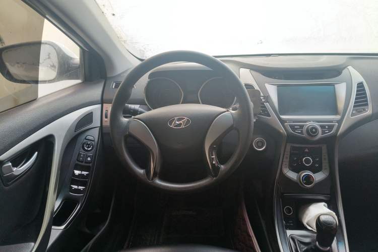 Used Hyundai Elantra (5th Generation / Langdong) 2016 1.6L Manual Luxury Model Steering Wheel