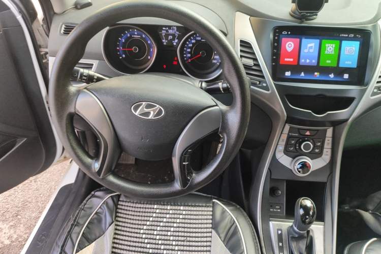 Used Hyundai Elantra (5th Generation / Langdong) 2016 1.6L Automatic Smart Version Steering Wheel