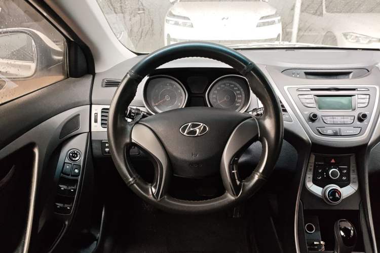 Used Hyundai Elantra (5th Generation / Langdong) 2016 1.6L Automatic Smart Version Steering Wheel