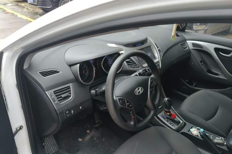 Used Hyundai Elantra (5th Generation / Langdong) 2016 1.6L Automatic Prestige Model Steering Wheel