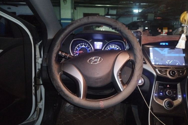 Used Hyundai Elantra (5th Generation / Langdong) 2016 1.6L Manual Luxury Model Steering Wheel