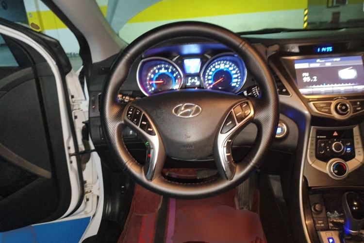 Used Hyundai Elantra (5th Generation / Langdong) 2016 1.6L Automatic Prestige Model Steering Wheel
