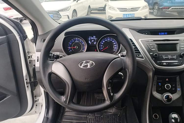 Used Hyundai Elantra (5th Generation / Langdong) 2016 1.6L Automatic Smart Version Steering Wheel