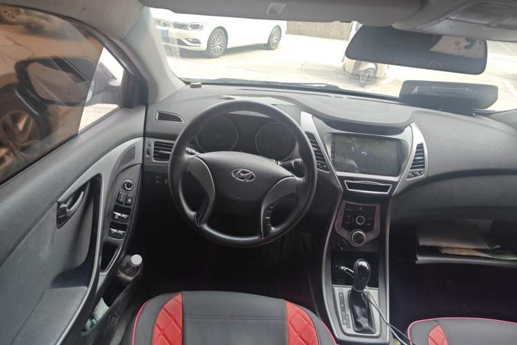 Used Hyundai Elantra (5th Generation / Langdong) 2016 1.6L Automatic Smart Version Steering Wheel
