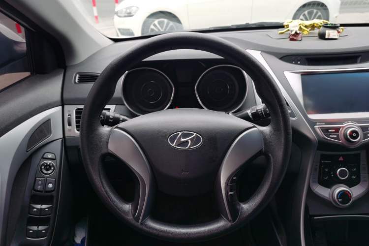 Used Hyundai Elantra (5th Generation / Langdong) 2016 1.6L Manual Luxury Model Steering Wheel