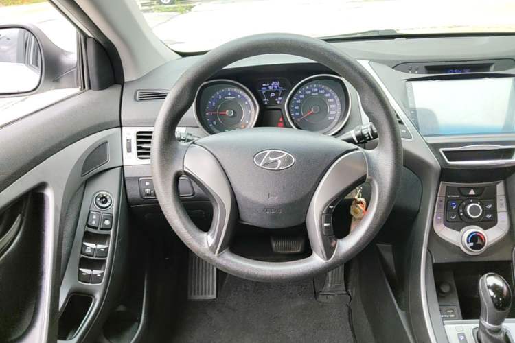 Used Hyundai Elantra (5th Generation / Langdong) 2016 1.6L Automatic Smart Version Steering Wheel