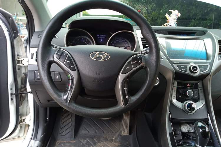 Used Hyundai Elantra (5th Generation / Langdong) 2016 1.6L Automatic Prestige Model Steering Wheel