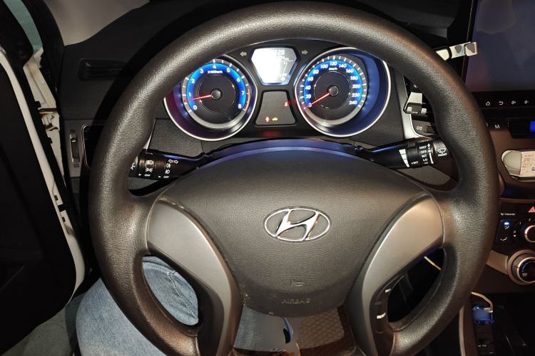 Used Hyundai Elantra (5th Generation / Langdong) 2016 1.6L Automatic Smart Version Steering Wheel