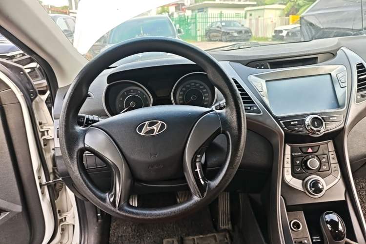 Used Hyundai Elantra (5th Generation / Langdong) 2016 1.6L Automatic Smart Version Steering Wheel