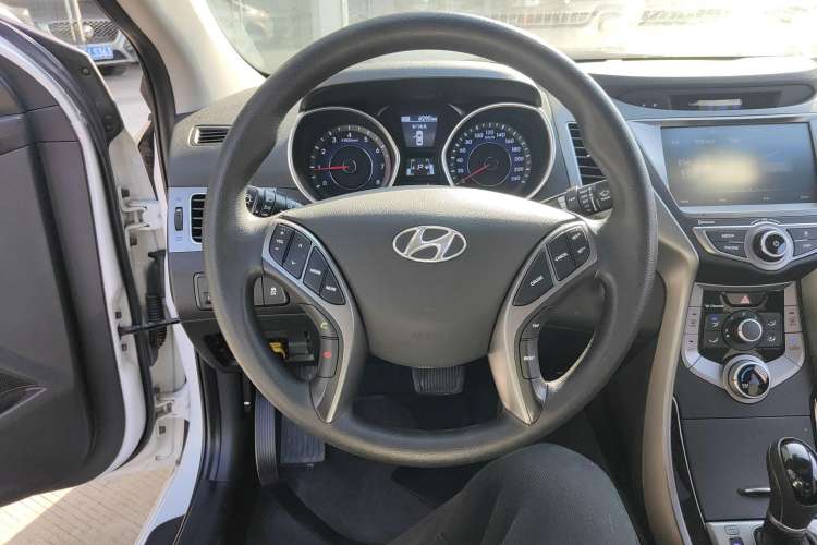 Used Hyundai Elantra (5th Generation / Langdong) 2016 1.6L Automatic Prestige Model Steering Wheel