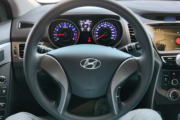 Used Hyundai Elantra (5th Generation / Langdong) 2016 1.6L Automatic Smart Version Steering Wheel