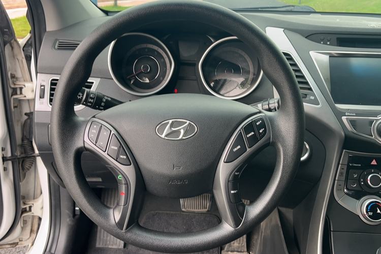 Used Hyundai Elantra (5th Generation / Langdong) 2016 1.6L Automatic Prestige Model Steering Wheel