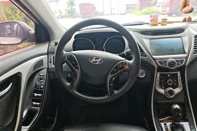 Used Hyundai Elantra (5th Generation / Langdong) 2016 1.6L Automatic Prestige Model Steering Wheel