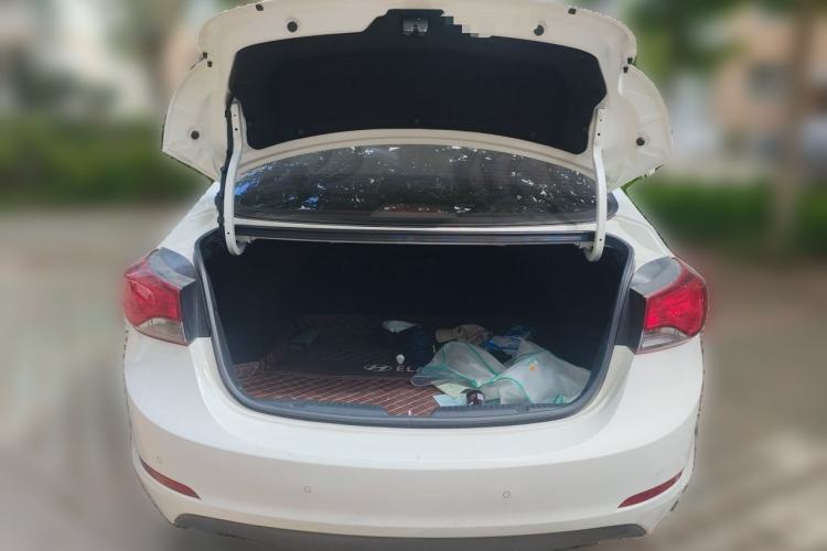 Used Hyundai Elantra (5th Generation / Langdong) 2016 1.6L Automatic Prestige Model Trunk