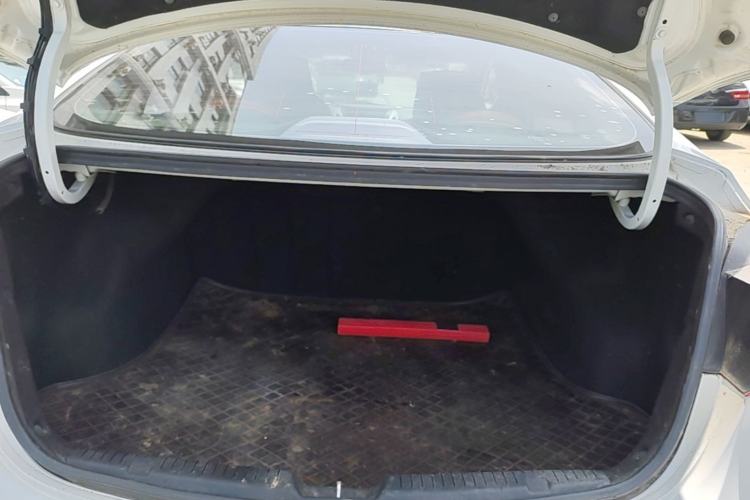 Used Hyundai Elantra (5th Generation / Langdong) 2016 1.6L Automatic Smart Version Trunk
