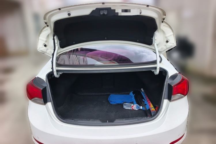 Used Hyundai Elantra (5th Generation / Langdong) 2016 1.6L Automatic Prestige Model Trunk