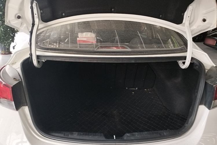 Used Hyundai Elantra (5th Generation / Langdong) 2016 1.6L Automatic Smart Version Trunk