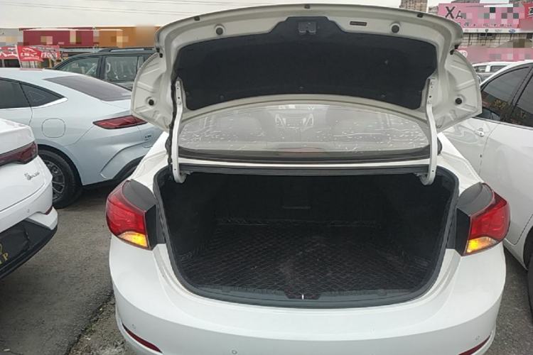 Used Hyundai Elantra (5th Generation / Langdong) 2016 1.6L Automatic Prestige Model Trunk