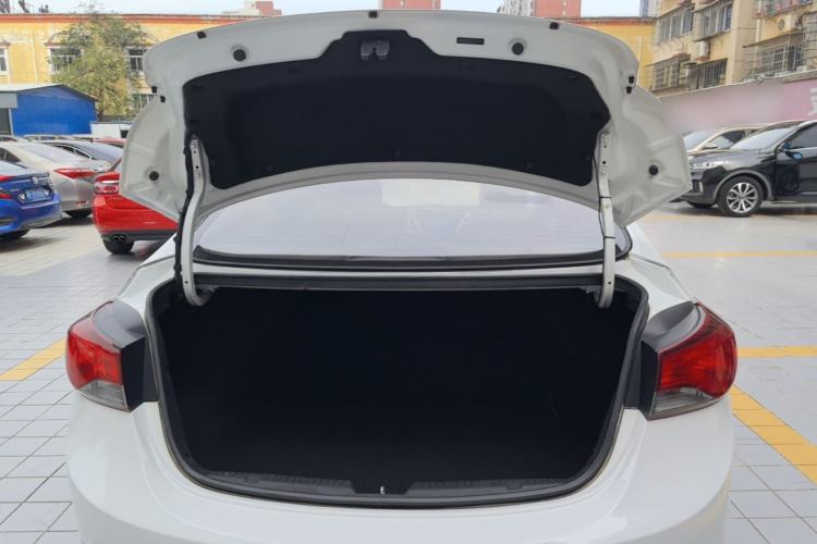 Used Hyundai Elantra (5th Generation / Langdong) 2016 1.6L Automatic Smart Version Trunk