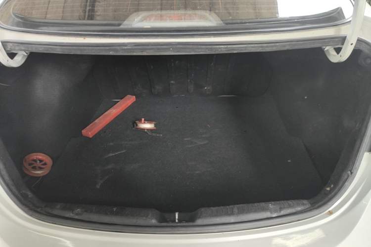 Used Hyundai Elantra (5th Generation / Langdong) 2016 1.6L Automatic Smart Version Trunk
