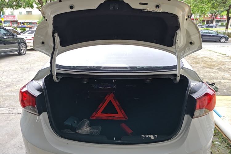 Used Hyundai Elantra (5th Generation / Langdong) 2016 1.6L Automatic Smart Version Trunk