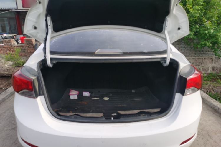 Used Hyundai Elantra (5th Generation / Langdong) 2016 1.6L Automatic Smart Version Trunk