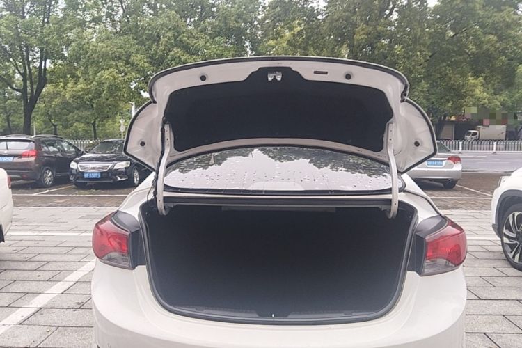 Used Hyundai Elantra (5th Generation / Langdong) 2016 1.6L Automatic Prestige Model Trunk