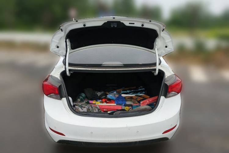 Used Hyundai Elantra (5th Generation / Langdong) 2016 1.6L Automatic Prestige Model Trunk