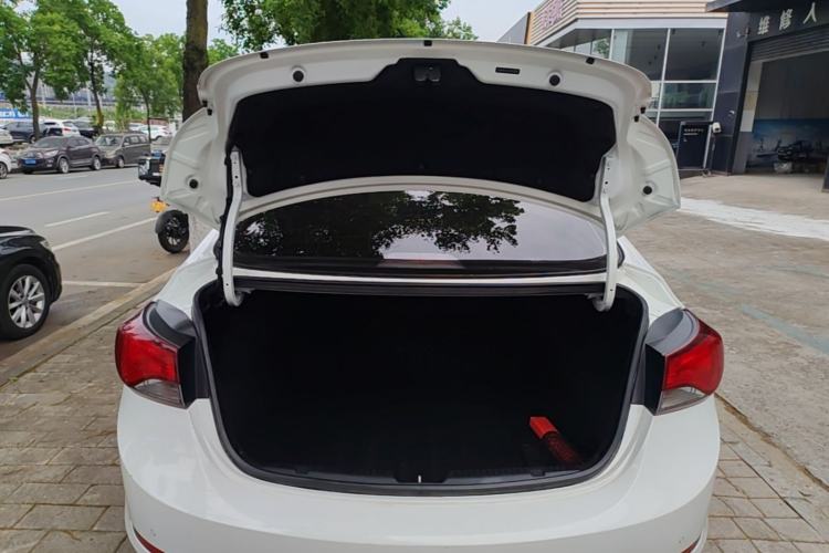 Used Hyundai Elantra (5th Generation / Langdong) 2016 1.6L Automatic Prestige Model Trunk