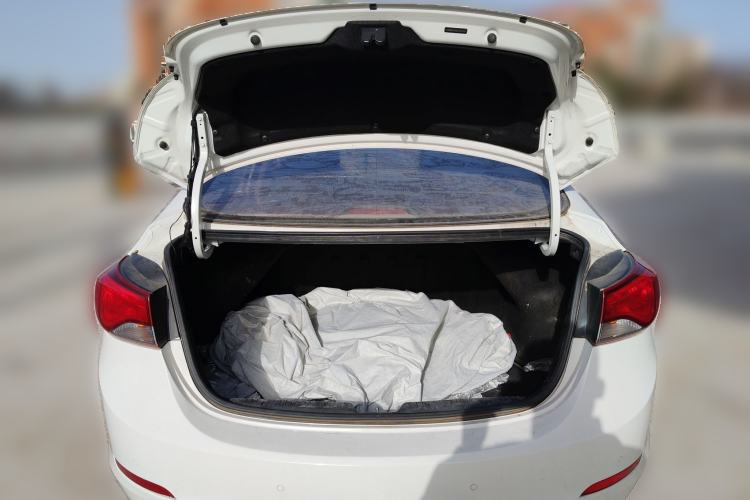 Used Hyundai Elantra (5th Generation / Langdong) 2016 1.6L Automatic Smart Version Trunk