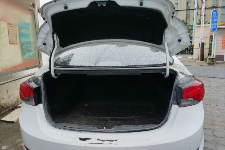 Used Hyundai Elantra (5th Generation / Langdong) 2016 1.6L Automatic Smart Version Trunk