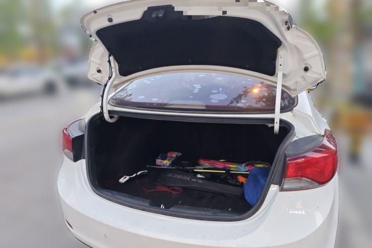 Used Hyundai Elantra (5th Generation / Langdong) 2016 1.6L Automatic Prestige Model Trunk
