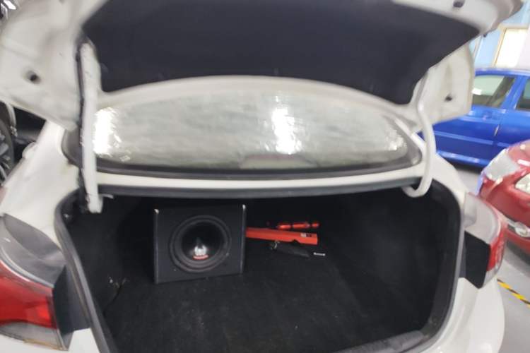 Used Hyundai Elantra (5th Generation / Langdong) 2016 1.6L Automatic Smart Version Trunk