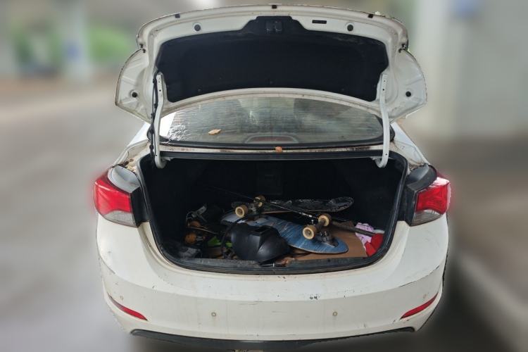 Used Hyundai Elantra (5th Generation / Langdong) 2016 1.6L Automatic Prestige Model Trunk