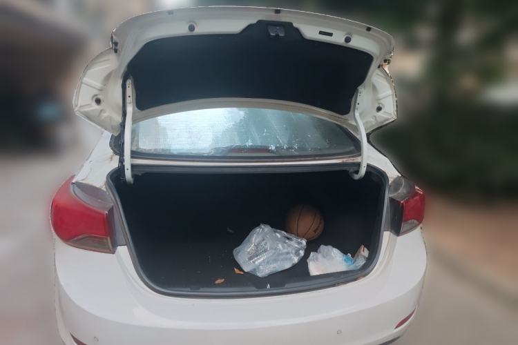 Used Hyundai Elantra (5th Generation / Langdong) 2016 1.6L Automatic Smart Version Trunk