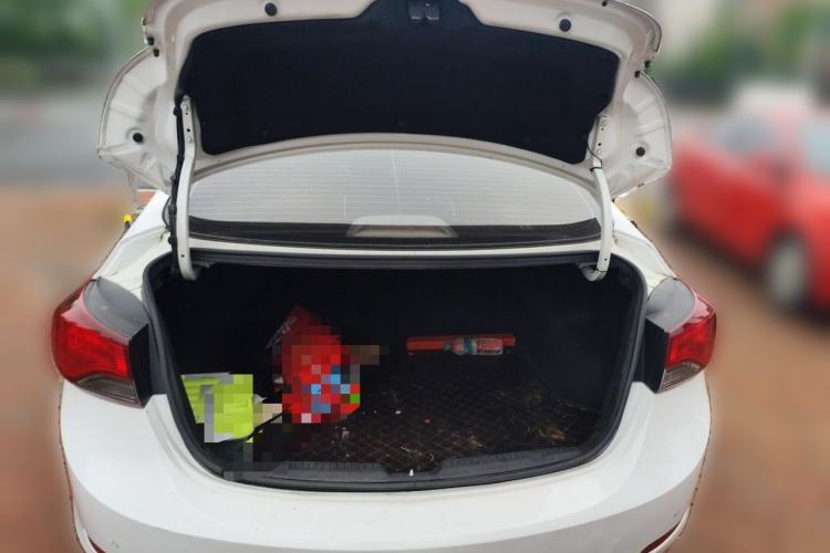 Used Hyundai Elantra (5th Generation / Langdong) 2016 1.6L Automatic Smart Version Trunk